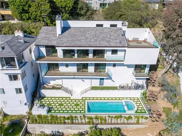 West Hollywood, CA 90069,8566 Hollywood BLD