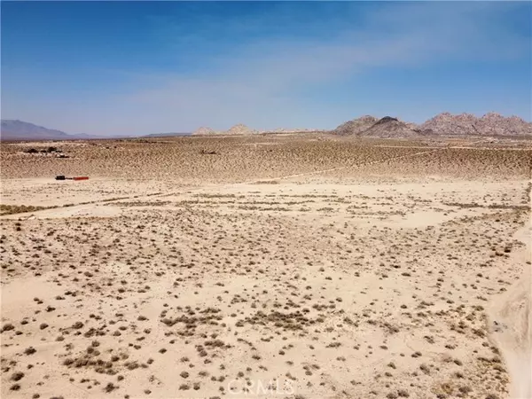 Lucerne Valley, CA 92356,9 Camp Rock RD