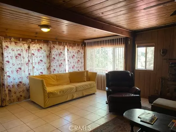 Lake Arrowhead, CA 92352,544 Community DR