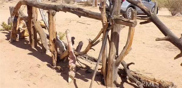 Landers, CA 92285,1825 Noble WAY