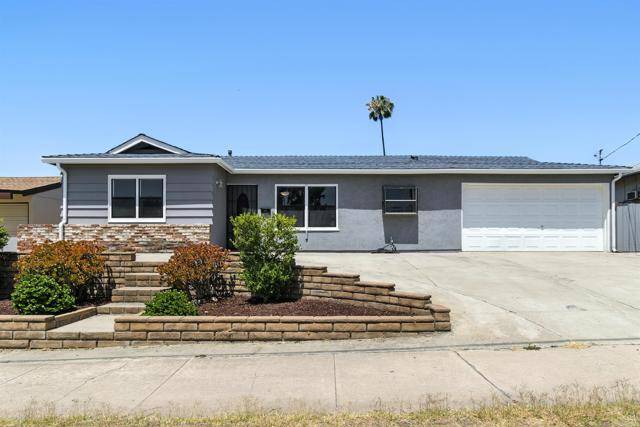 9352 Carlton Hill Blvd, Santee, CA 92071