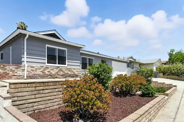 Santee, CA 92071,9352 Carlton Hills Blvd