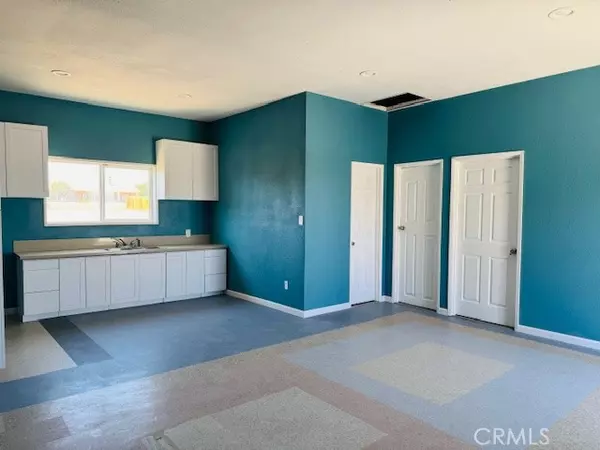 Hesperia, CA 92345,16271 Lime ST