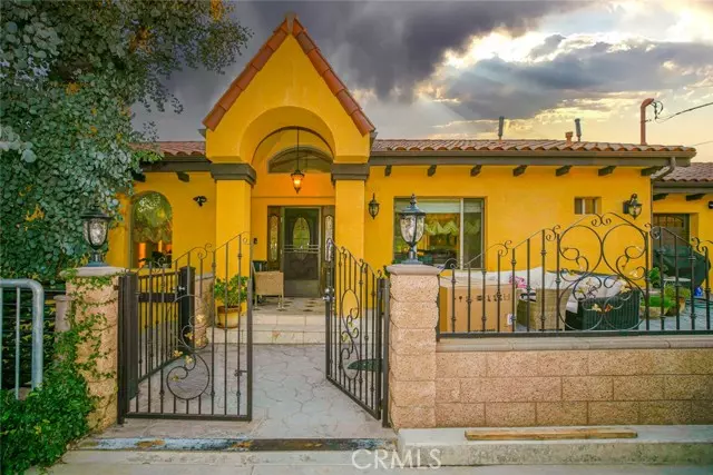 Sunland, CA 91040,9334 Wayside DR