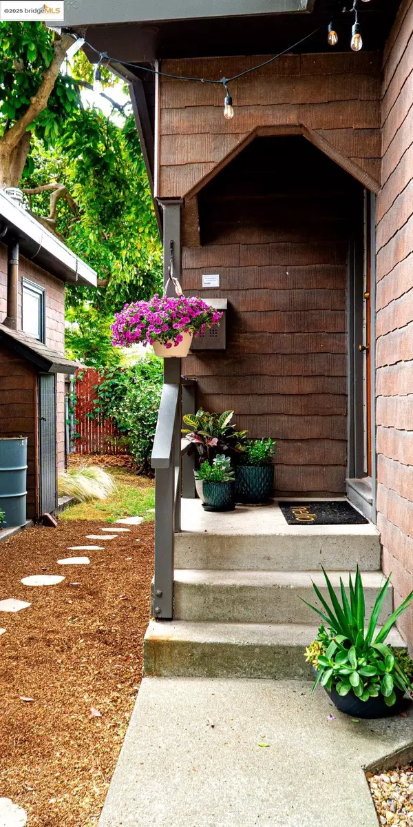 Berkeley, CA 94702,1130 Derby St