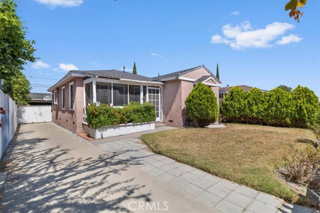 Long Beach, CA 90805,5943 Gardenia AVE