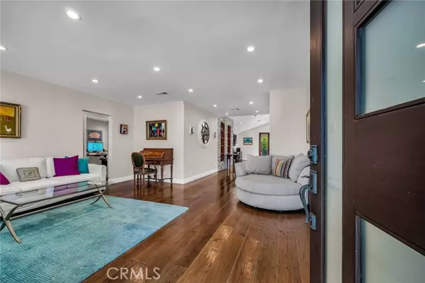 Encino, CA 91316,5948 Hesperia AVE