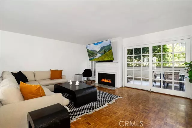 Sherman Oaks, CA 91401,5327 Coldwater Canyon AVE D
