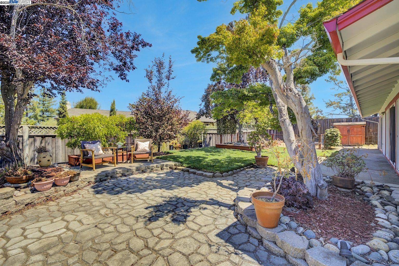 Hayward, CA 94542,27786 Pleasant Hill Ct