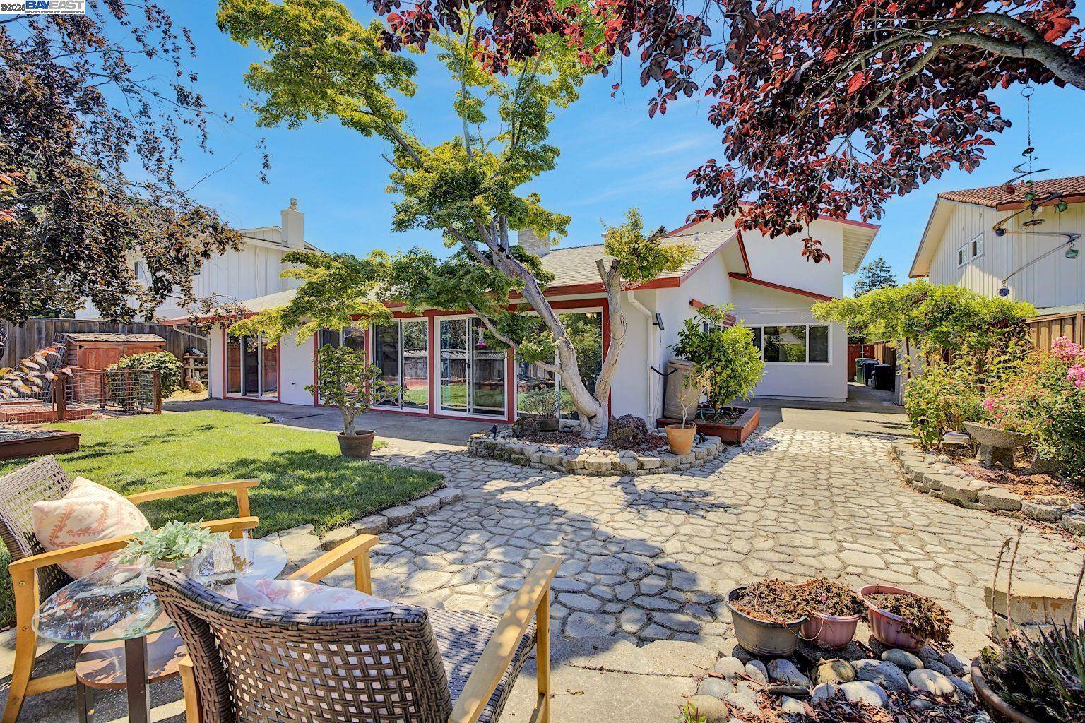 Hayward, CA 94542,27786 Pleasant Hill Ct