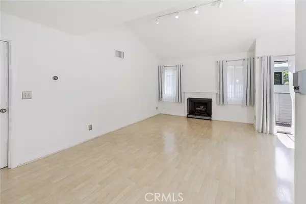 Sunland, CA 91040,10504 Sunland BLD 5