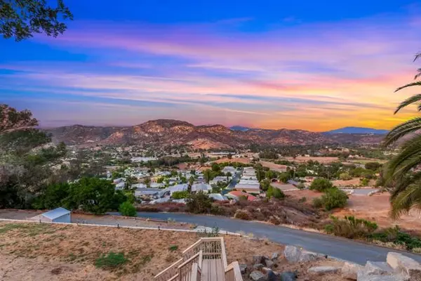 Lakeside, CA 92040,10906 Serena LN