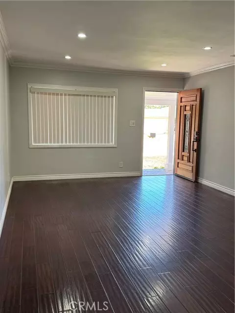 Panorama City, CA 91402,8739 Tyrone Ave