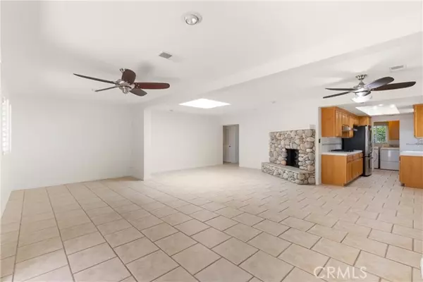 Huntington Beach, CA 92648,1841 Lake ST