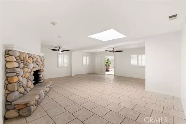 Huntington Beach, CA 92648,1841 Lake ST