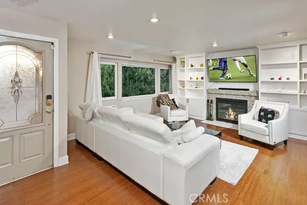 West Hills, CA 91304,7900 Vicki AVE