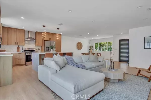 Tarzana, CA 91335,18406 Jovan ST