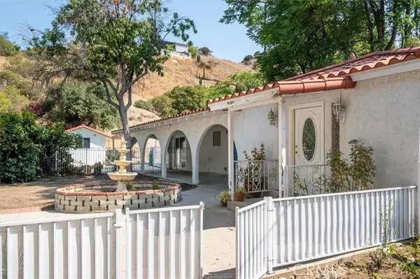 Sun Valley, CA 91352,9953 La Tuna Canyon RD