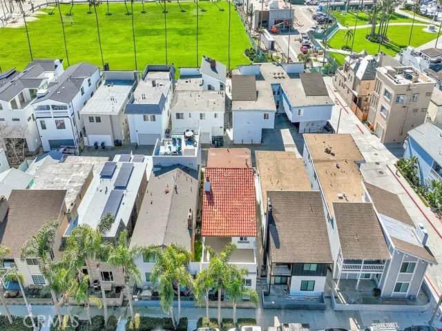 Newport Beach, CA 92661,907 E Balboa BLD A