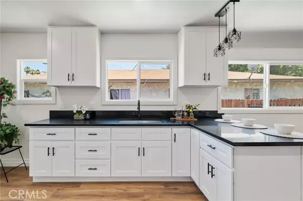 637 W 105th ST, Los Angeles, CA 90044