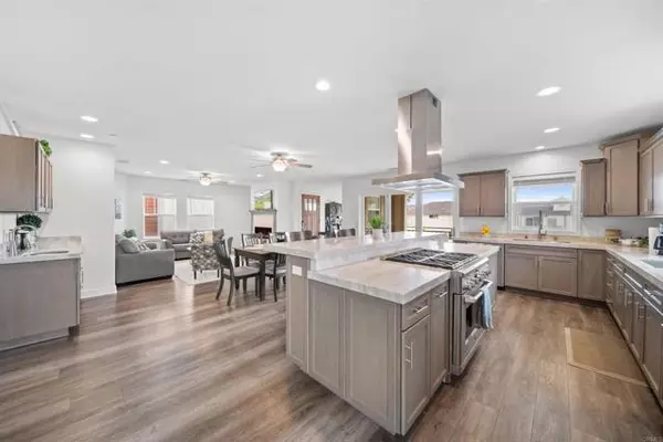 Oceanside, CA 92054,502 S Cleveland ST 2