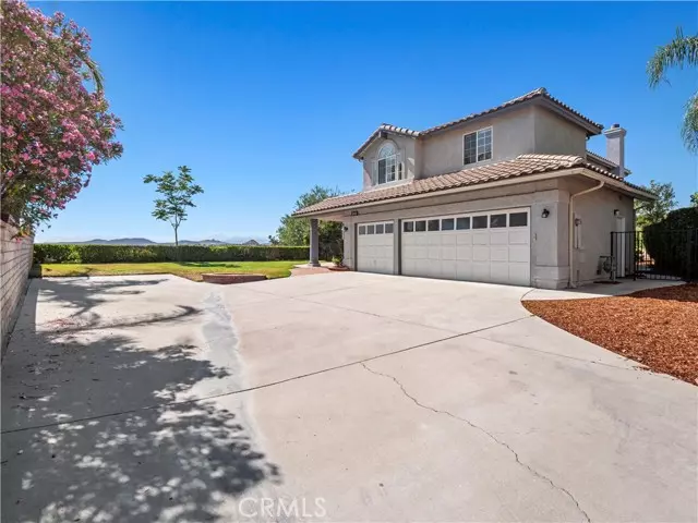 22325 Mandarin LN, Saugus, CA 91390