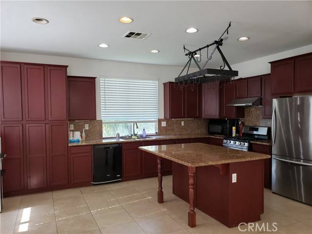 Eastvale, CA 92880,7117 Silverwood DR