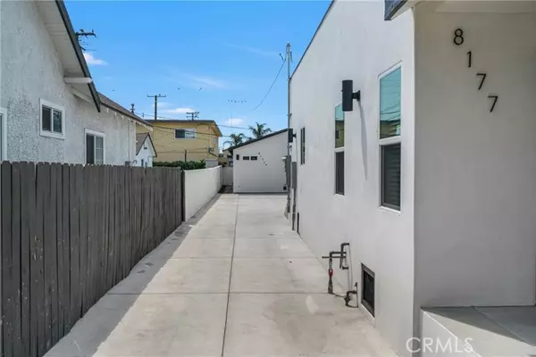 South Gate, CA 90280,8177 San Antonio AVE