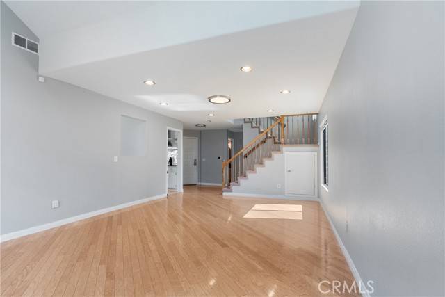 Saugus, CA 91350,21714 Jeffers LN