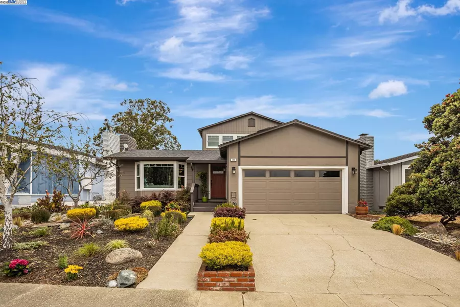 190 Shelter Cove DR, Half Moon Bay, CA 94019