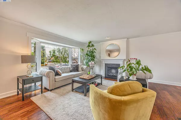 Half Moon Bay, CA 94019,190 Shelter Cove DR