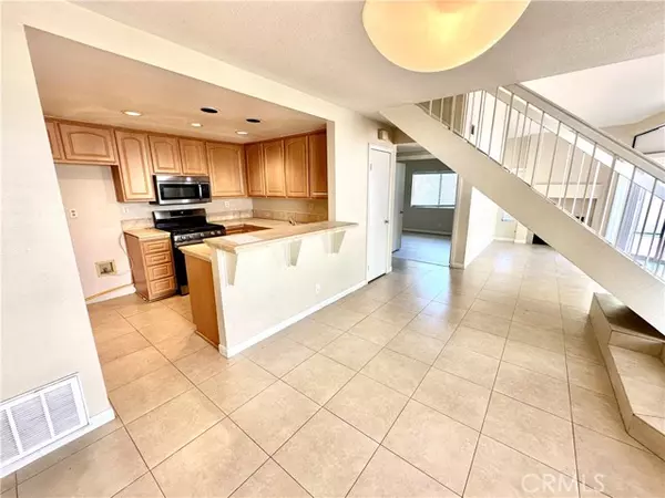 339 Deerfield AVE 20, Irvine, CA 92606