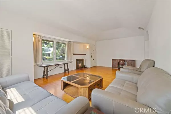 North Hollywood, CA 91602,11039 Blix ST