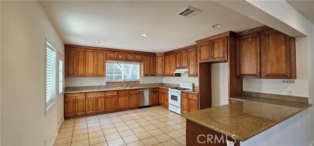 Reseda, CA 91335,7025 Rhea AVE