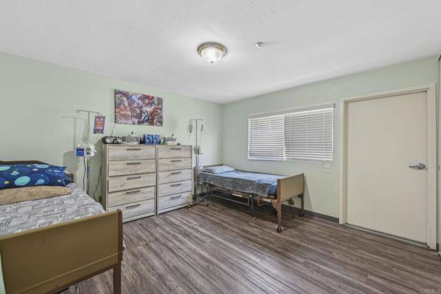 San Diego, CA 92114,5979 Harps CT