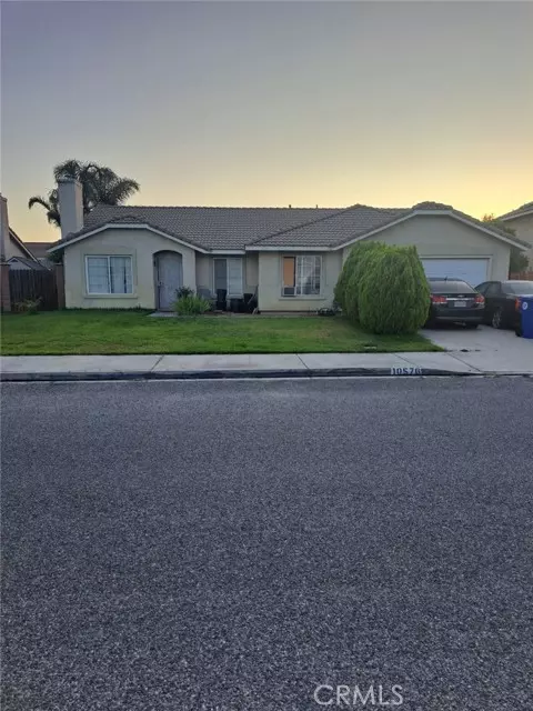10576 Horseshoes Dr, Bloomington, CA 92316