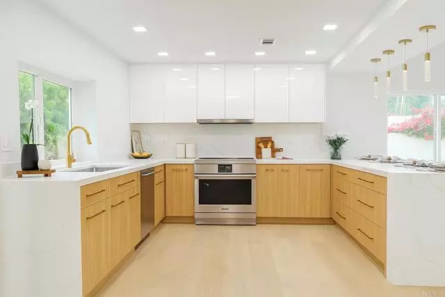407 Via Ultimo, Encinitas, CA 92024