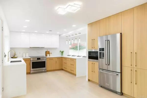 Encinitas, CA 92024,407 Via Ultimo