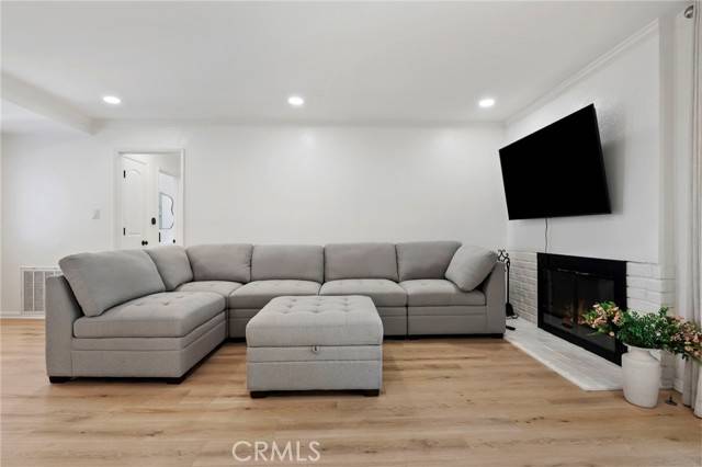 West Hills, CA 91307,6636 Dannyboyar AVE
