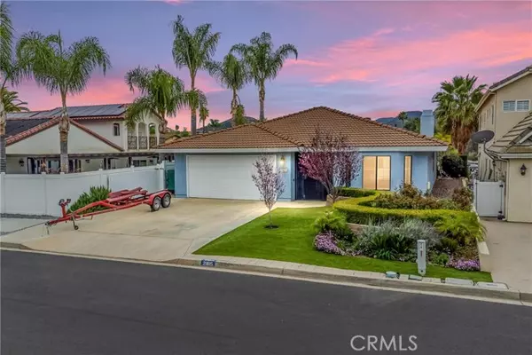 21815 Strawberry LN, Canyon Lake, CA 92587