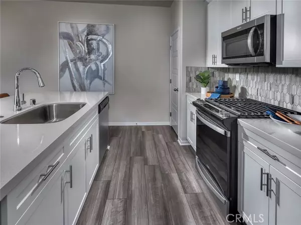 Redlands, CA 92374,2147 Bergamot ST