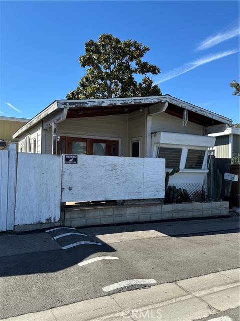 96 Welcome LN, Seal Beach, CA 90740
