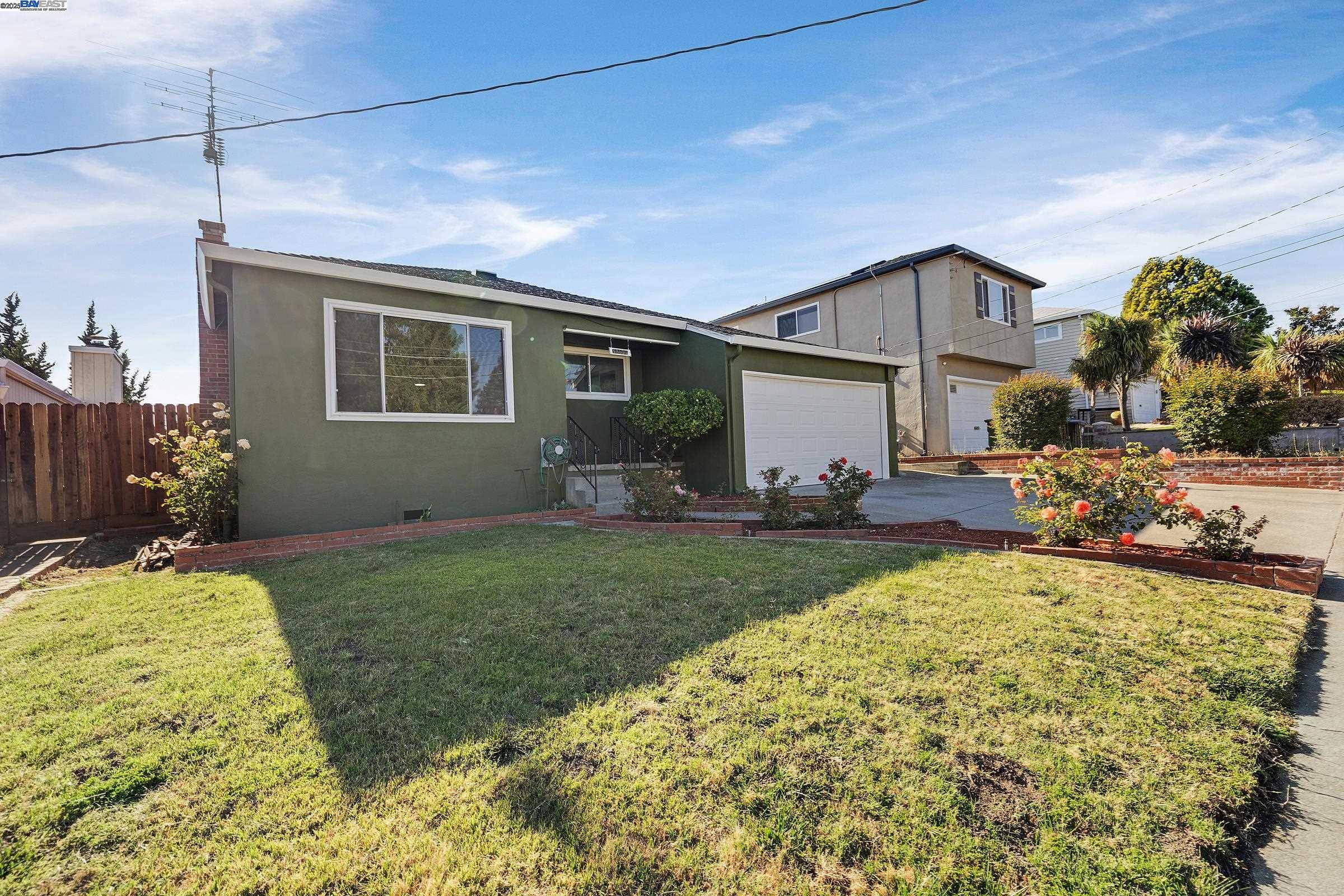 Castro Valley, CA 94546,19077 Gliddon St