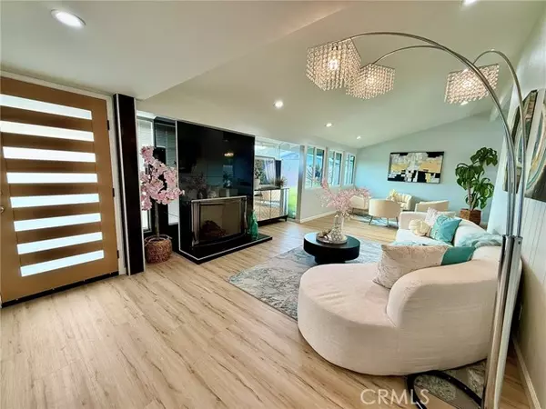 Los Alamitos, CA 90720,3432 Yellowtail DR