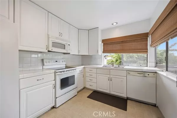 Huntington Beach, CA 92647,16892 Limelight CIR B