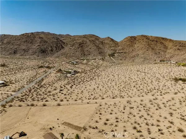 Twentynine Palms, CA 92277,7054 Canyon RD