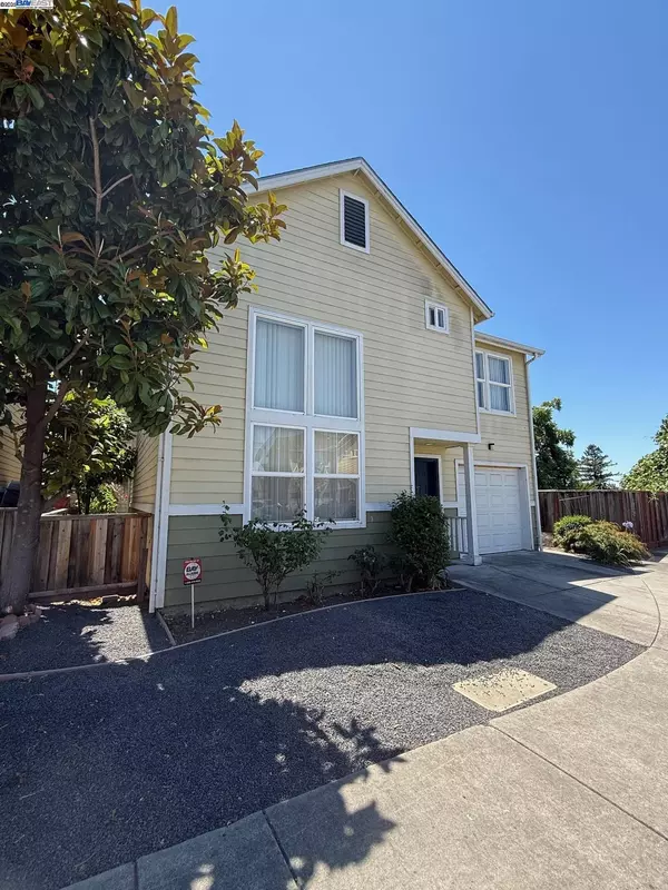 Oakland, CA 94605,2438 Savannah CT