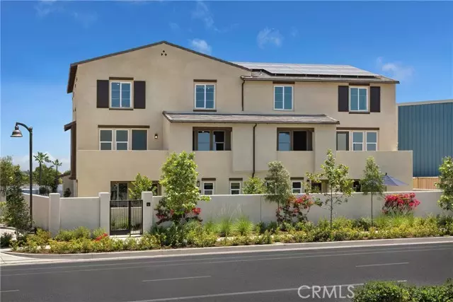 Compton, CA 90220,1950 W Sycamore DR