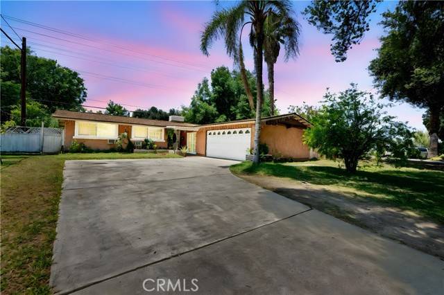 6863 La Jolla DR, Riverside, CA 92504