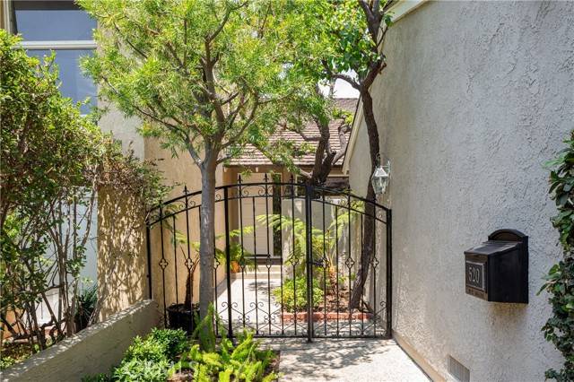 Newport Beach, CA 92660,520 Laver WAY